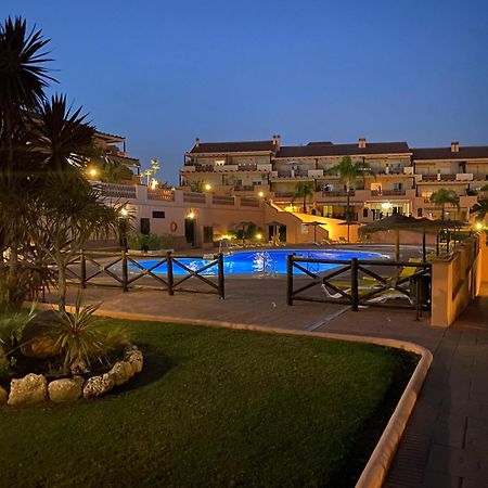 Whydhand Resorts Apartments ,Pools And Lovely Terrace フエンヒロラ エクステリア 写真
