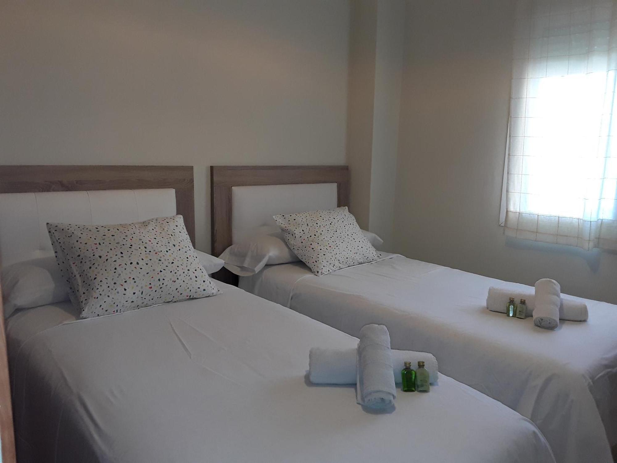 Whydhand Resorts Apartments ,Pools And Lovely Terrace フエンヒロラ エクステリア 写真
