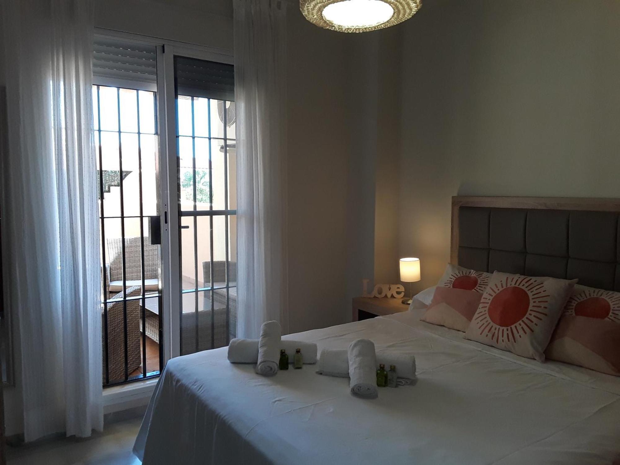 Whydhand Resorts Apartments ,Pools And Lovely Terrace フエンヒロラ エクステリア 写真