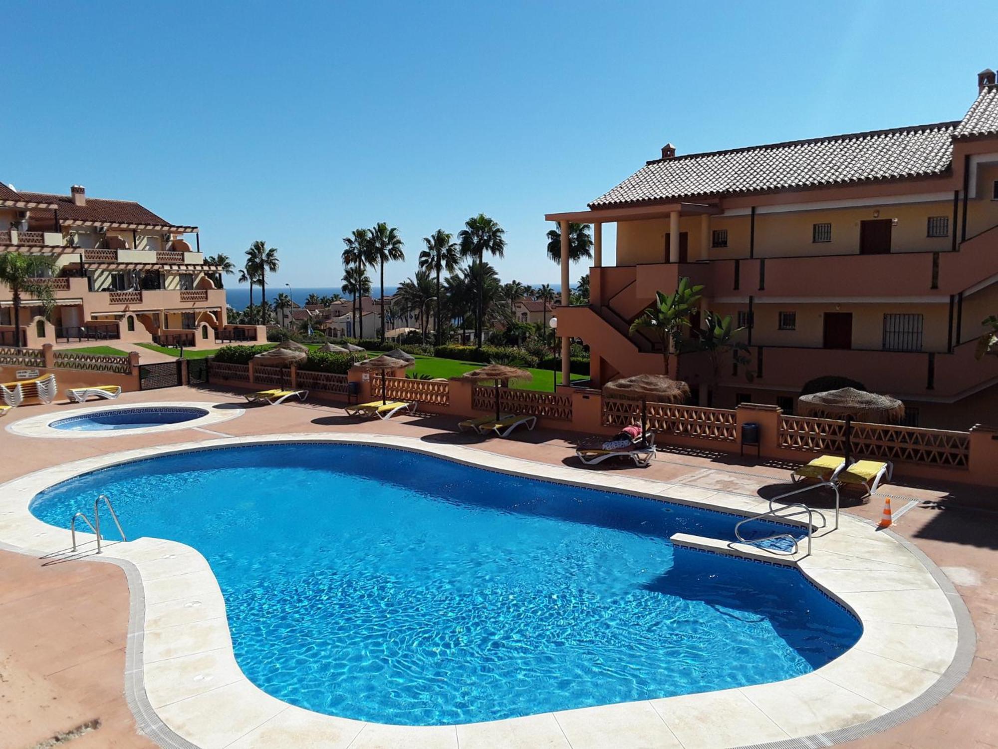 Whydhand Resorts Apartments ,Pools And Lovely Terrace フエンヒロラ エクステリア 写真