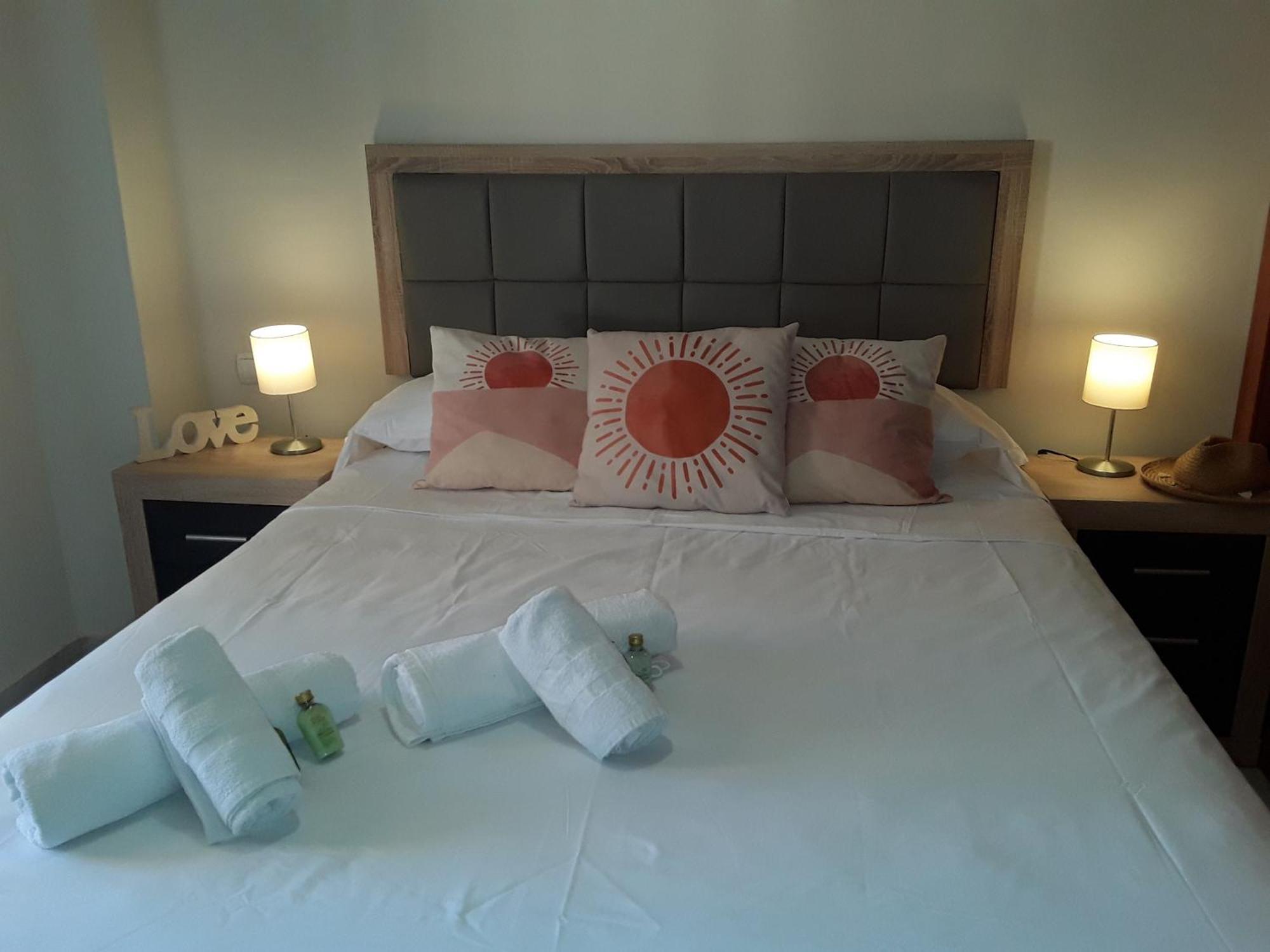 Whydhand Resorts Apartments ,Pools And Lovely Terrace フエンヒロラ エクステリア 写真