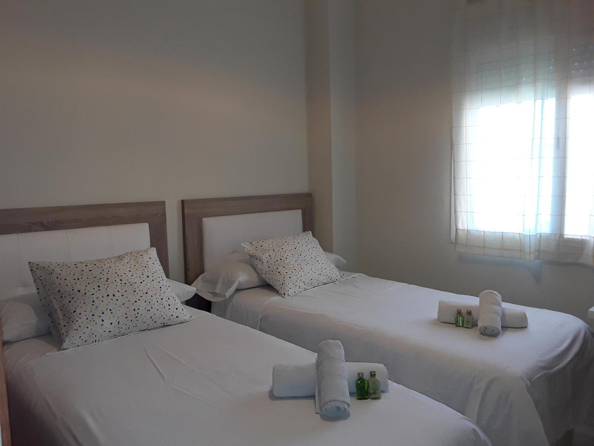 Whydhand Resorts Apartments ,Pools And Lovely Terrace フエンヒロラ エクステリア 写真