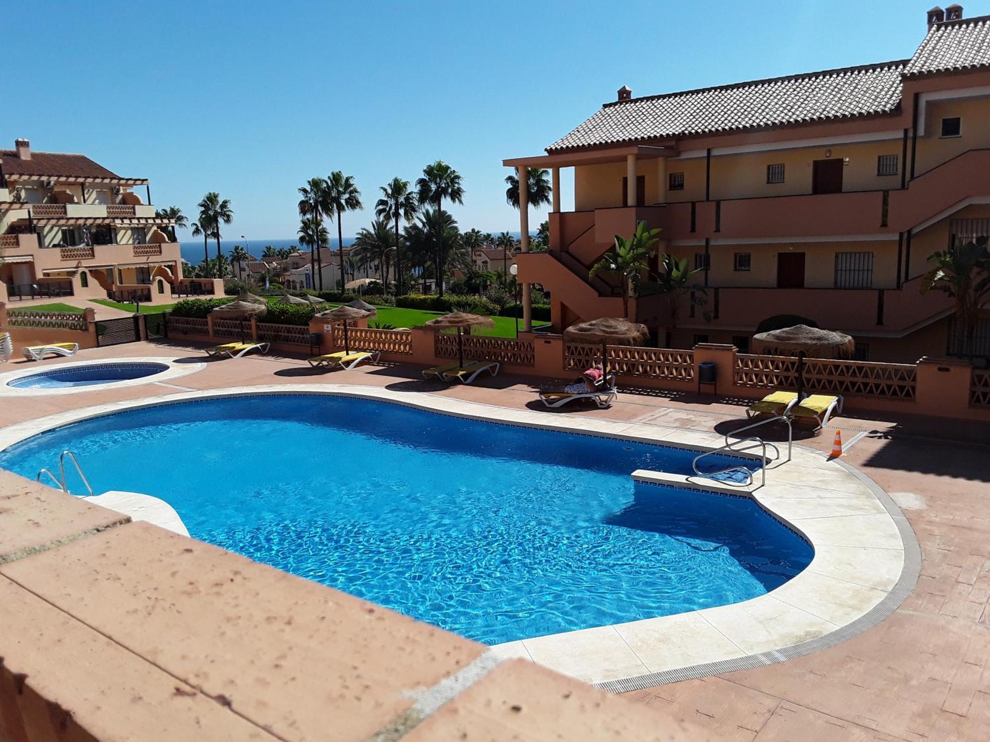 Whydhand Resorts Apartments ,Pools And Lovely Terrace フエンヒロラ エクステリア 写真